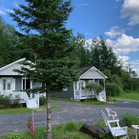 Motel & Chalets --Shefford-Waterloo- Habitation Forest Zewnętrze zdjęcie