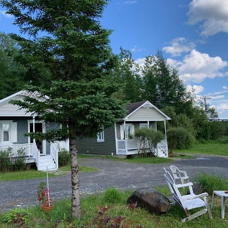 Motel & Chalets --Shefford-Waterloo- Habitation Forest Zewnętrze zdjęcie