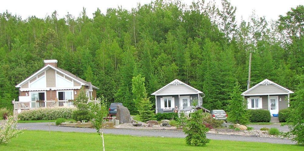 Motel & Chalets --Shefford-Waterloo- Habitation Forest Zewnętrze zdjęcie