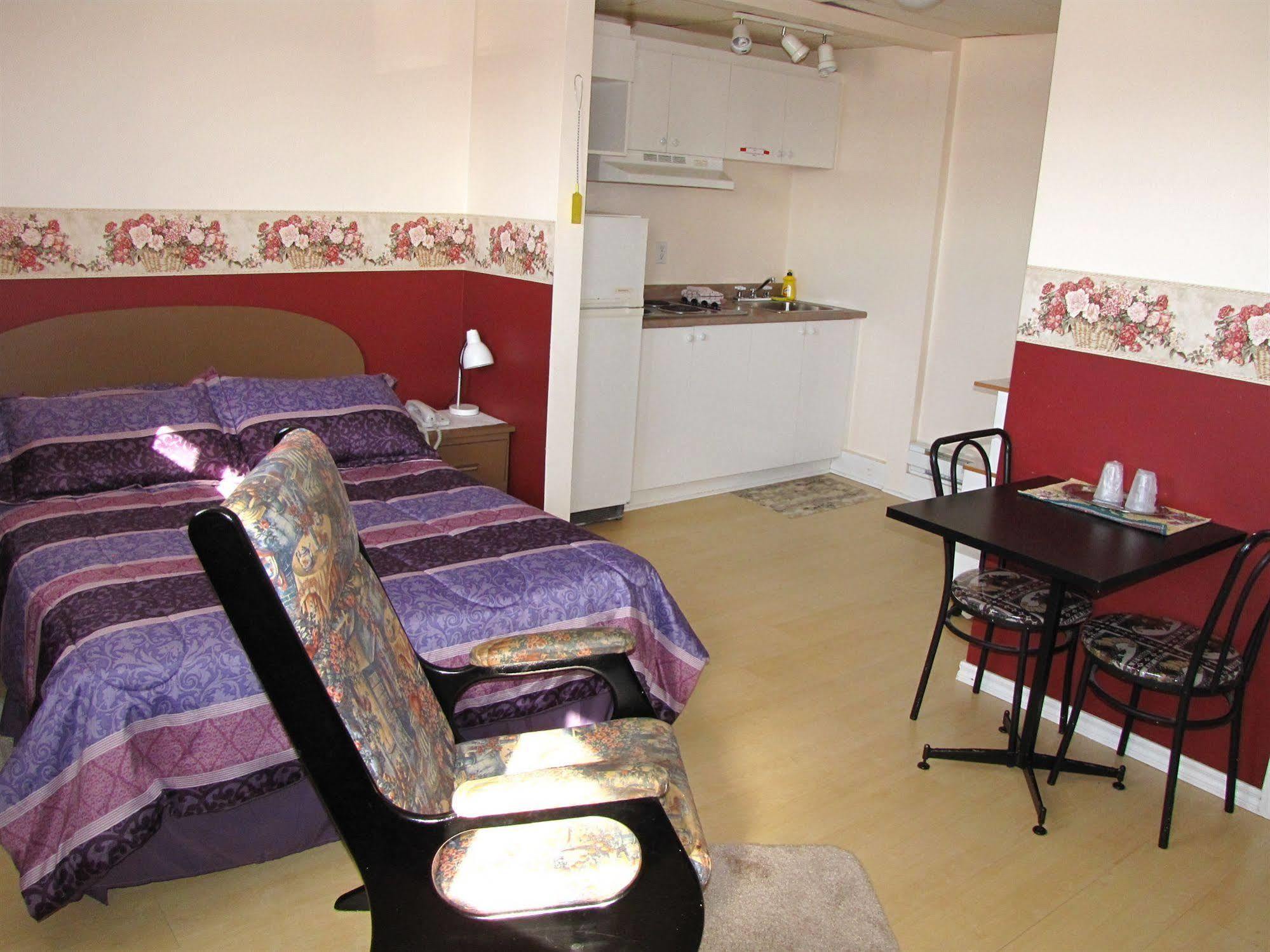 Motel & Chalets --Shefford-Waterloo- Habitation Forest Zewnętrze zdjęcie