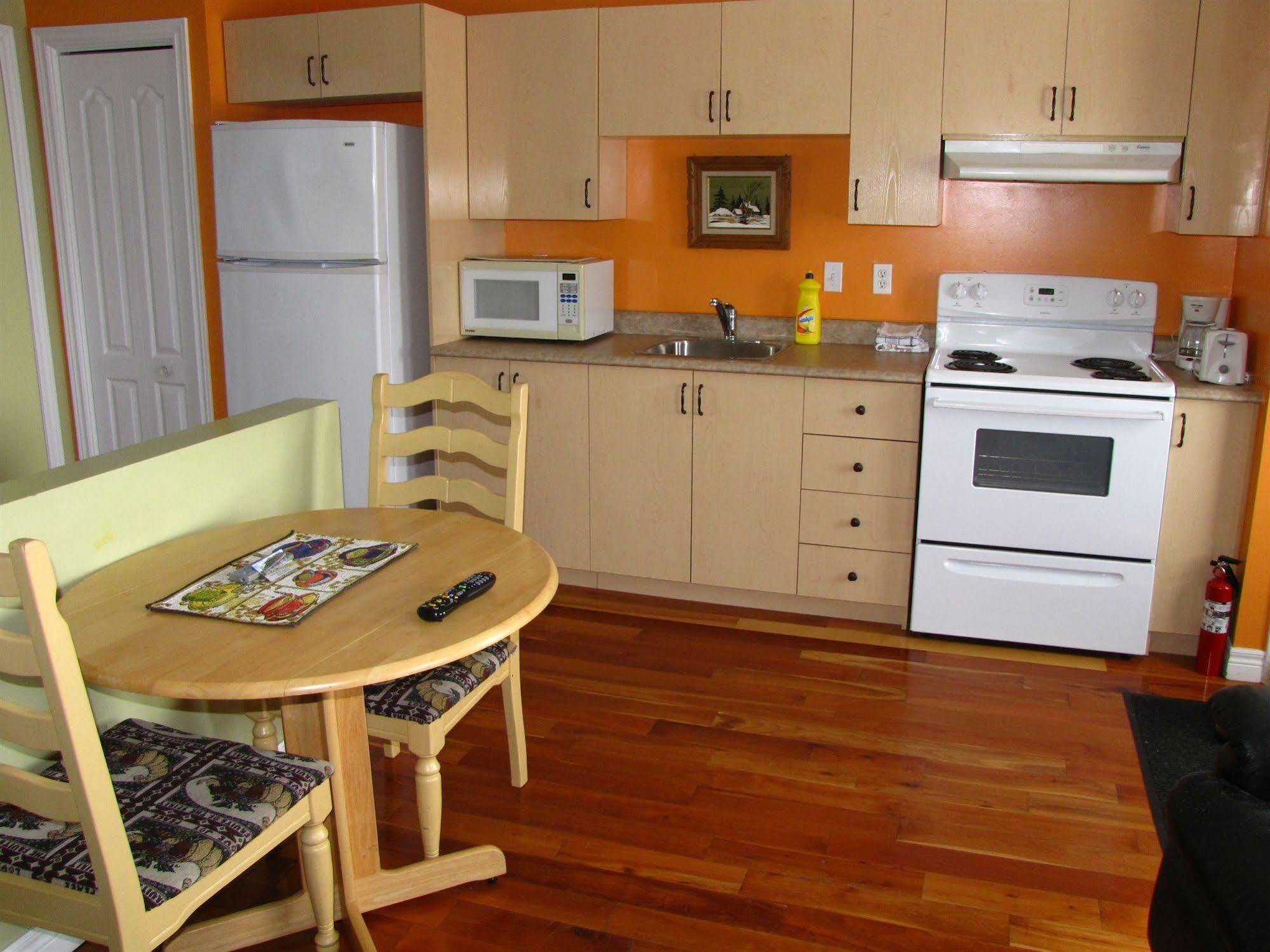 Motel & Chalets --Shefford-Waterloo- Habitation Forest Zewnętrze zdjęcie